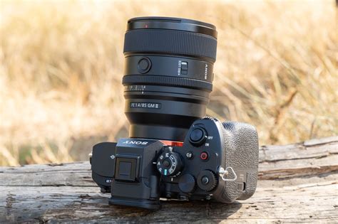 sony fe mm  gm ii lens  portrait shooters amateur