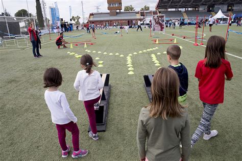 La Gymkana De Los M S Peques La Iv Sanitas Telva Running