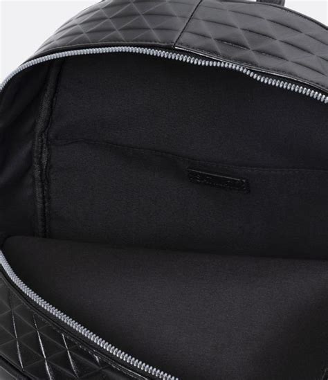 Bolsa Mochila Detalhes Em Relevo Preto