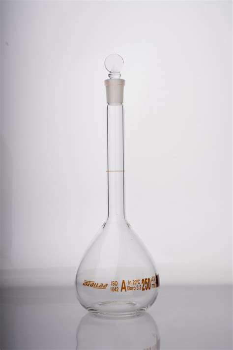 Volumetric Flask, with Glass Stopper, Class 'A' - MEDILAB