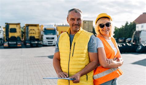 Jak znaleźć pracę za granicą dla par bez języka gdzie szukać