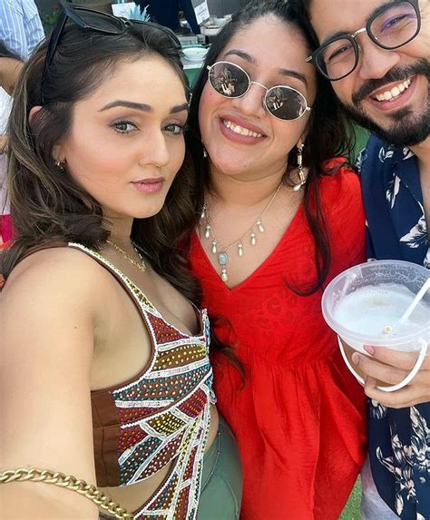 Tanya Sharma W Hot Armpits Hd Photo Indiancelebblog