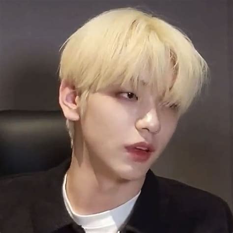 Txt Soobin Lq Icon Vlive Blonde Pop Group Girl Group Hot Blondies Hold My Hand Kpop Idol