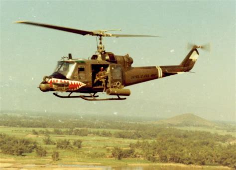 Raw Footage – 1st Air Cavalry Division – Vietnam War Helicopter Assault ...