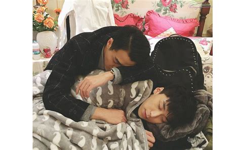 Dramas Real Photos Couple Photos Sleeping Boy Gay Aesthetic Addicted Series Social Media