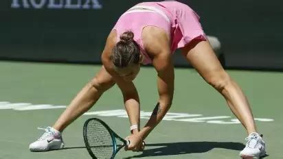 Aryna Sabalenka na odważnych zdjęciach Tak w bikini wygląda główna rywalka Igi Świątek Mamy