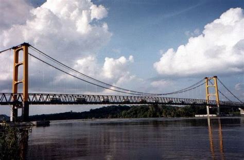 Kutai Kertanegara Suspension Bridge (Tenggarong/Samarinda, 2001) | Structurae