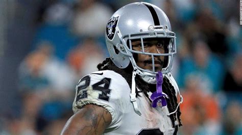 Trump Says Marshawn Lynch Raiders Running Back Should Be Suspended For Standing Only During