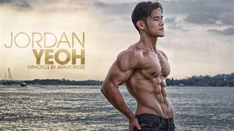 Hot boy bán sầu riêng 6 múi gây náo loạn toàn Châu Á năm nào giờ ra sao