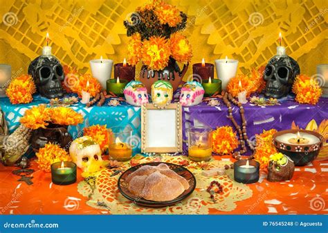 Mexican Day of the Dead Altar Dia De Muertos Stock Photo - Image of ...