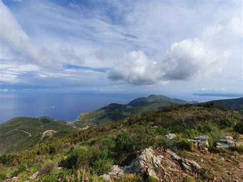 Grande Traversata Elbana Lescursione Di Trekking Che Attraversa L