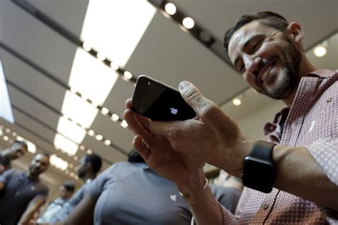 Apple Sells Over 13 Million iPhone 6s's and 6s Pluses In its First