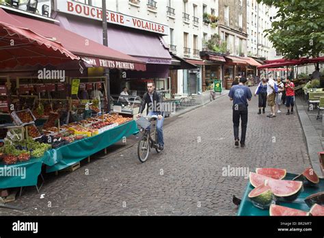 Rue mouffetard market hi-res stock photography and images - Alamy