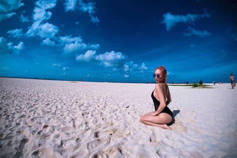Quả bom sexy Việt lại khiến mày râu nhức nhối với hình diện bikini