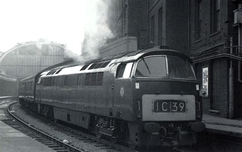 Br Class 52 Diesel Hydraulic D1049 Western Monarch At Padd Flickr