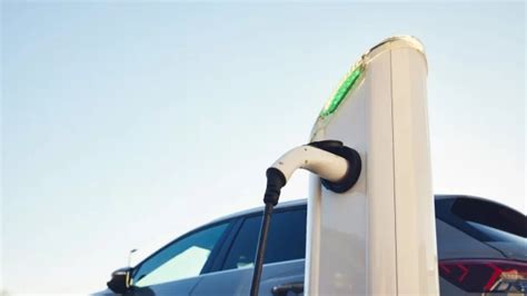 Les enjeux de la recharge des véhicules électriques en ville défis et