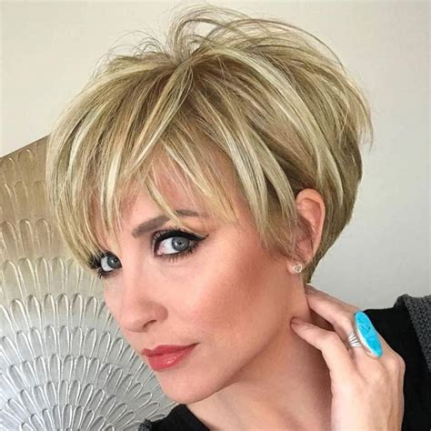 Queentas Short Blonde Wigs For Women Pixie Cut Layered Short Wig With