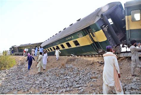 Pakistan Railways begins probe into train accident