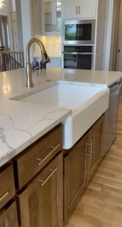 How Do Calacatta Laza Quartz Countertops Look Installed Boca Raton Fl