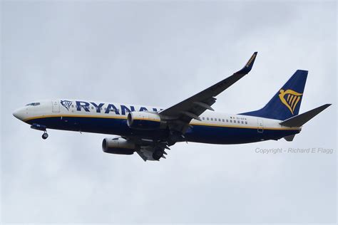 EI EFK Boeing 737 8AS At Gatwick Ryanair Richard E Flagg Flickr