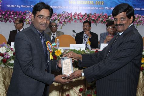 Dr Santosh Singh Patel Award By Aios Presidnet Vivekanand Eye