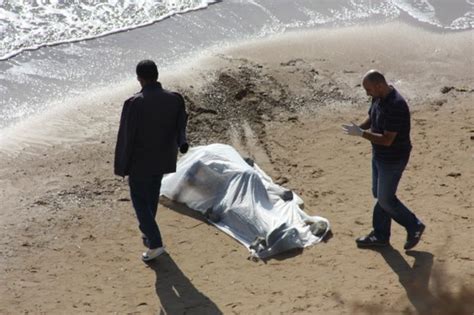 Reggio Calabria Uomo Morto Sulla Spiaggia Di Punta Pellaro Ecco Il