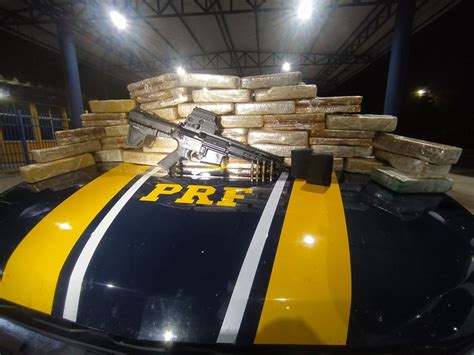 Fuzil E Quase 40 Kg De Cocaína São Apreendidos Pela Prf Em Barreiras