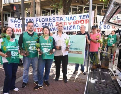 Servidores Do Ibama Realizam Protesto Em Bh E Pedem Melhorias Salariais