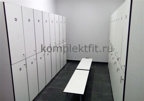 Качественный и современный шкаф в раздевалку для персонала
