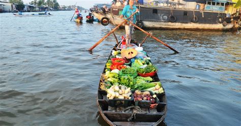 Đi chợ nổi Vĩnh Thuận Kiên Giang tìm hiểu văn hoá sông nước và mua sắm