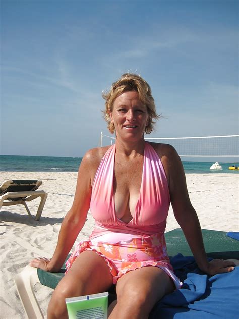 Bikini Sluts 2 5 Photos