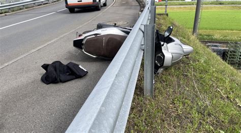 Rüthi SG 17 jährige Rollerfahrerin nach Selbstunfall unbestimmt