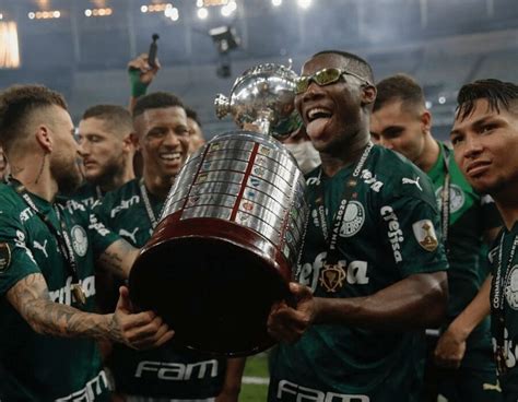 Palmeiras bicampeão da Libertadores inicia maratona do Mundial e ficará