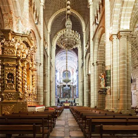 Évora Capela dos Ossos e Prova de Vinhos Viagem de um dia saindo de