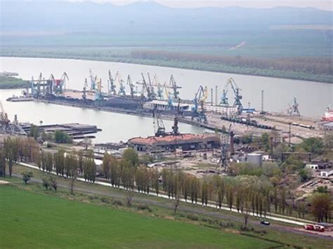 Romanian ship damaged by Russian attack on Reni port | Ukrainian news