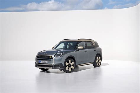 View Exterior Photos Of The 2025 Mini Countryman Electric