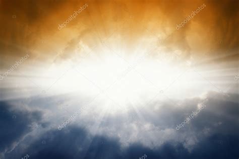 Bright sun in dark sky — Stock Photo © I_g0rZh #9249895