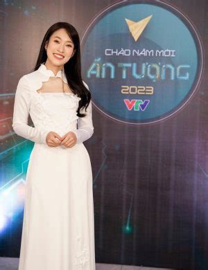 Mc Kh Nh Vy L Con Ai Ti U S I T Hot Girl Th Ti Ng