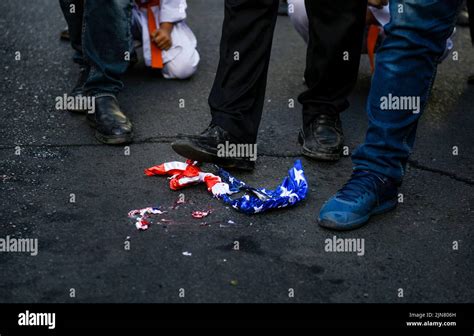 Iran israel flag burning hi-res stock photography and images - Alamy