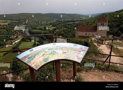 A viewpoint map at Saint-Cirq Lapopie Stock Photo - Alamy