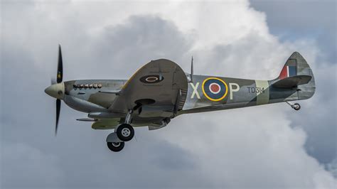 Supermarine Vickers Armstrong Spitfire H F Mk Lxe Td Flickr