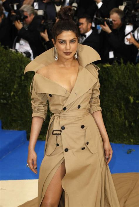 Priyanka-Chopra-met-gala-2017-6 | Fab Fashion Fix