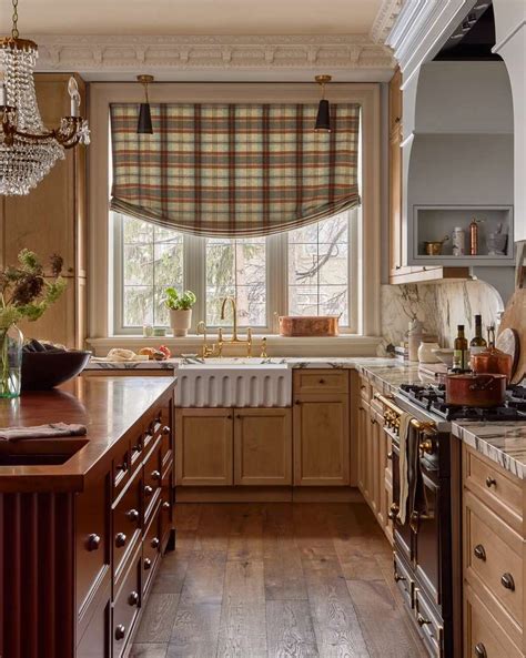 Stylish Kitchen Window Treatment Ideas