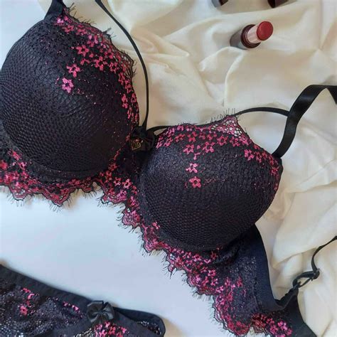 KIT PEÇAS Conjunto de Lingerie em renda bicolor preto e rosa strappy calcinha