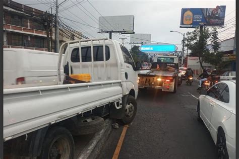 Conductor Intentó Cruzar Arriate En La Calzada San Juan