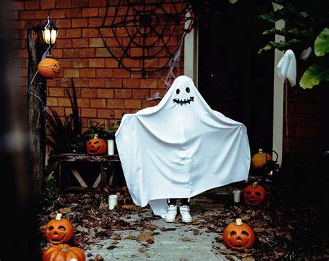 Ghost costume for Halloween party | Free Photo - rawpixel