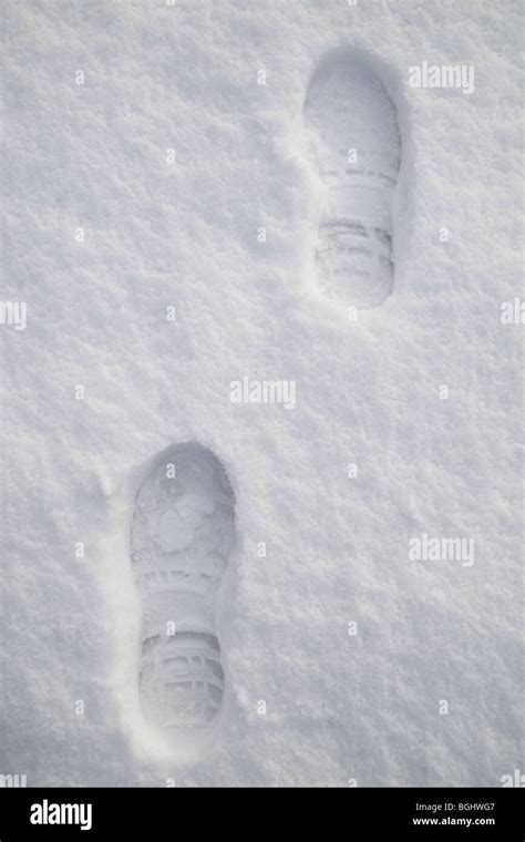 Boot print in snow hi-res stock photography and images - Alamy