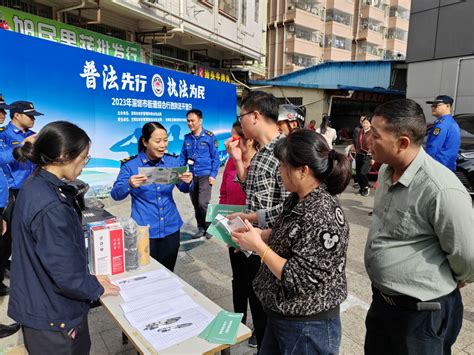 商户“化身”城管，玉塘街道综合行政执法办组织开展“城管体验日”活动