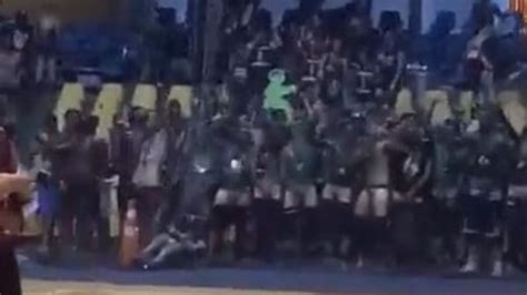 Vídeo mostra ato obsceno de alunos de Medicina em ginásio esportivo