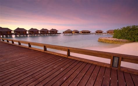 Maldives - Huts by the sea by hazmee on DeviantArt